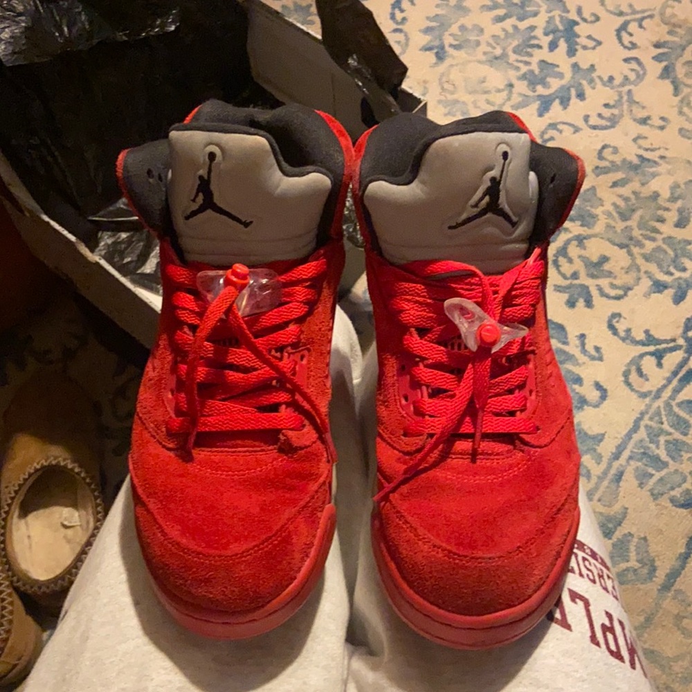 Jordan retro 5 red suede